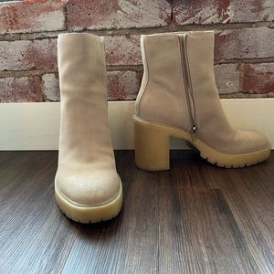 Dolce vita lug sole boots